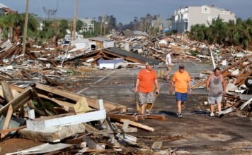 அமெரிக்காவில் சூறாவளி: 100க்கும் மேற்பட்டோர் உயிரிழப்பு!
